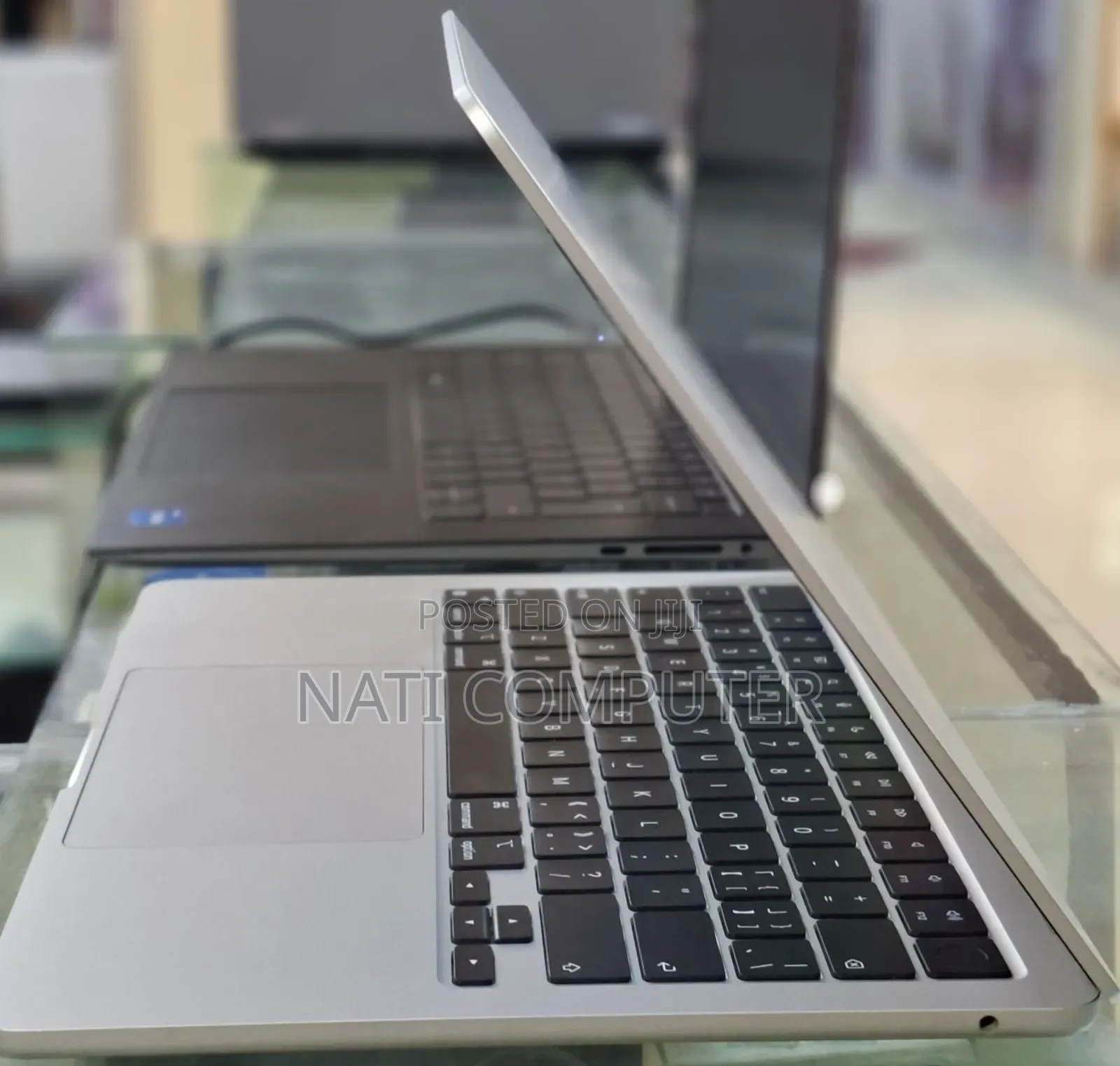 New Laptop Apple MacBook Air 2022 M2 8GB Intel Core M2 SSD 256GB