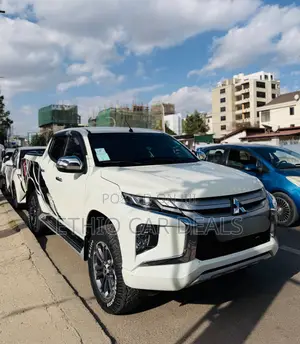 Mitsubishi L200 2022 White