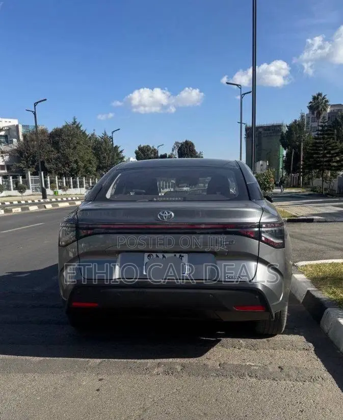 Toyota bZ3 63 kWh FWD 2023 Gray