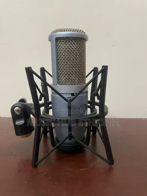 Photo - Akg Perception 220 Large-Diaphragm True Condenser Microphone