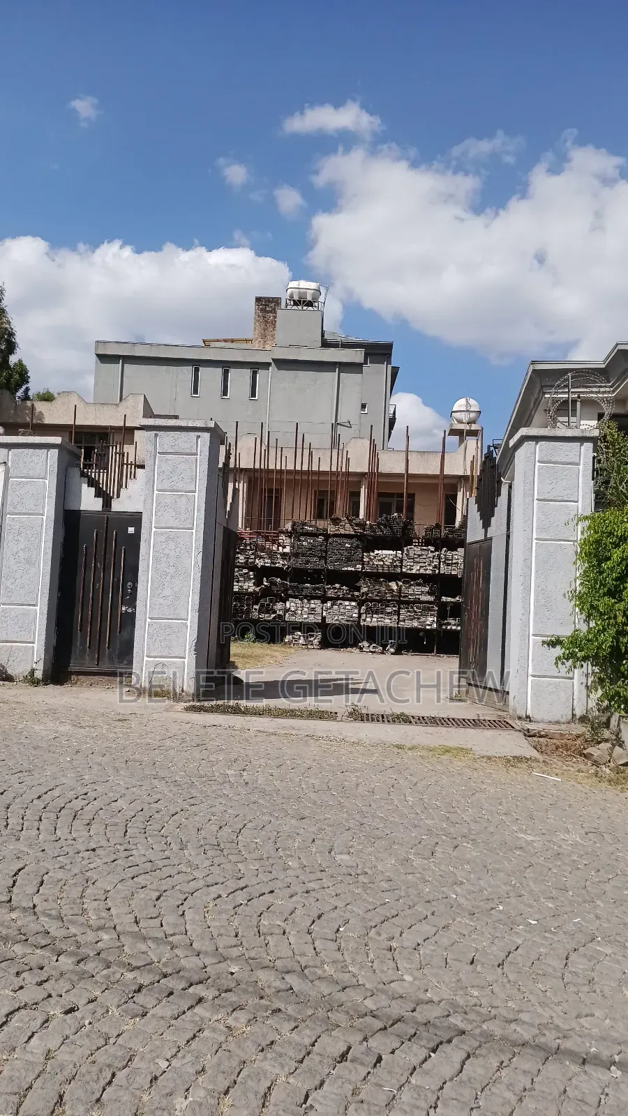 Megenagna -Signal, G+1 House for Sale 500sqm