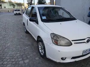 Toyota Echo 2004 White