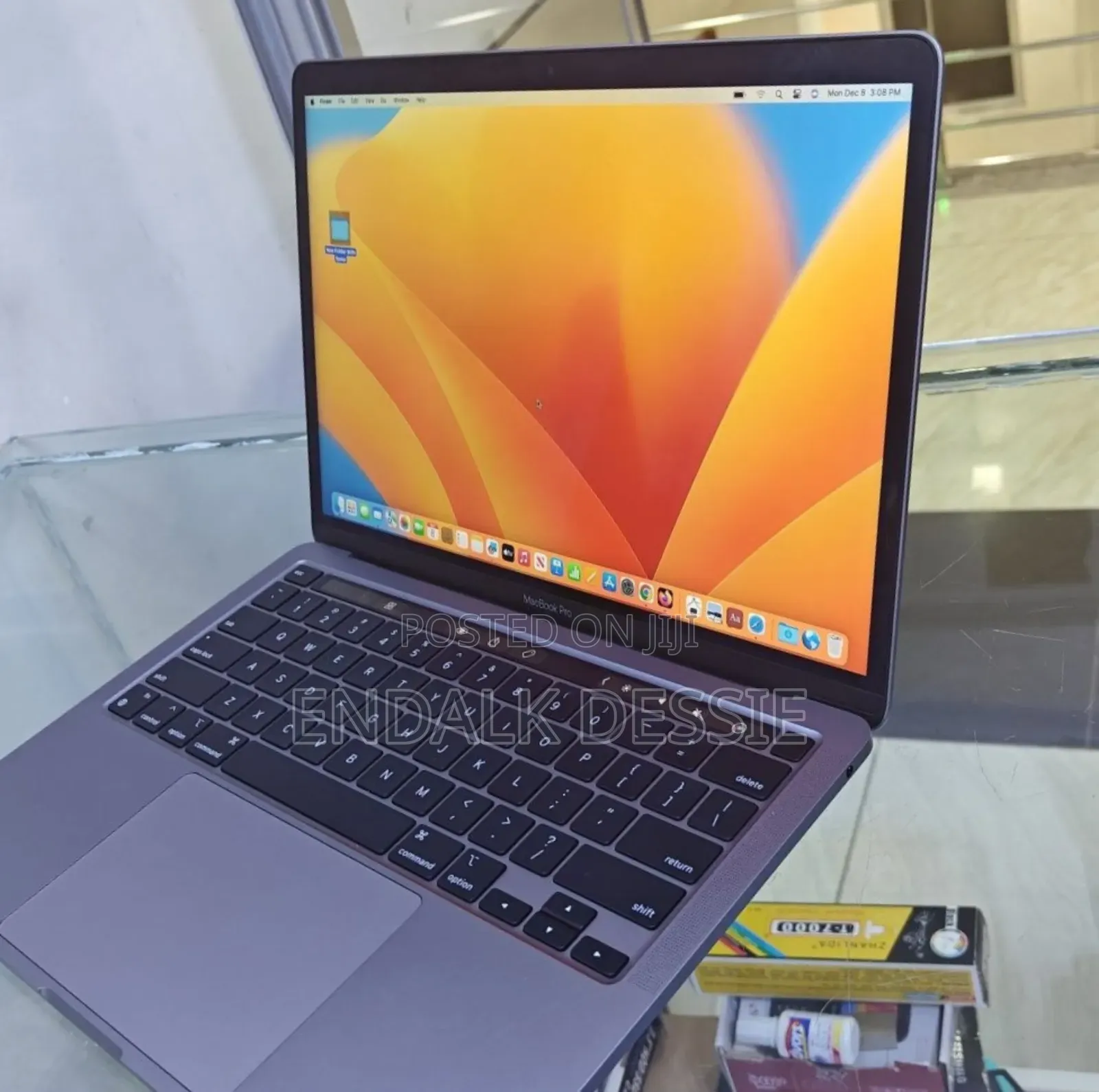 New Laptop Apple MacBook Pro 2022 M2 8GB Apple M2 SSD 256GB