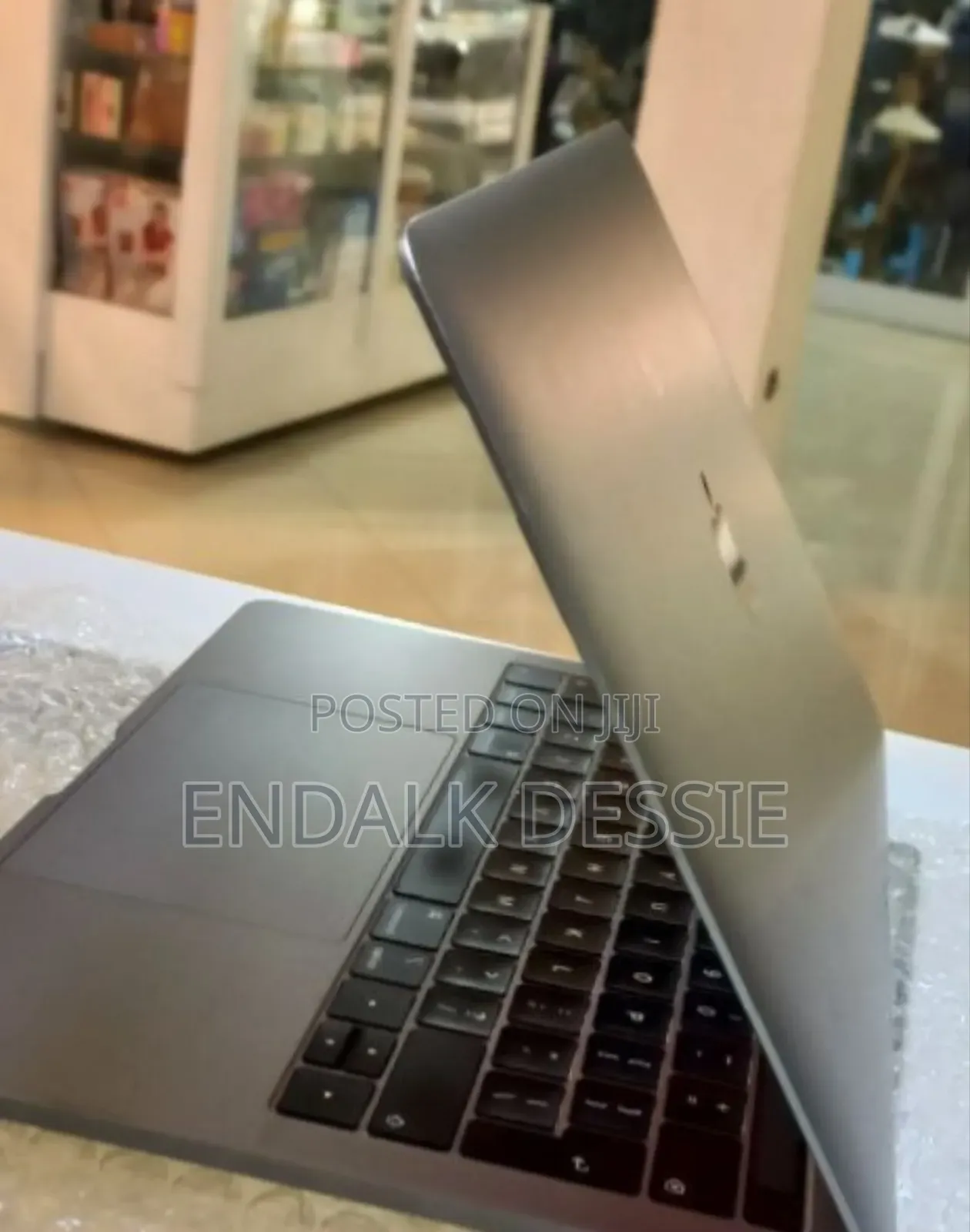 New Laptop Apple MacBook Pro 2019 8GB SSD 128GB