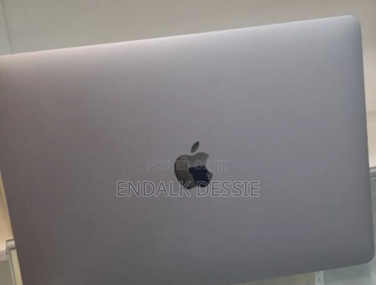 New Laptop Apple MacBook Pro 2020 8GB Intel Core I5 SSD 256GB