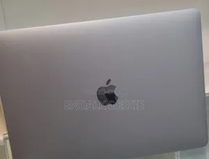 New Laptop Apple MacBook Pro 2020 8GB Intel Core I5 SSD 256GB