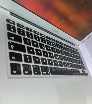 New Laptop Apple MacBook Air 2012 4GB Intel Core I5 SSD 72GB