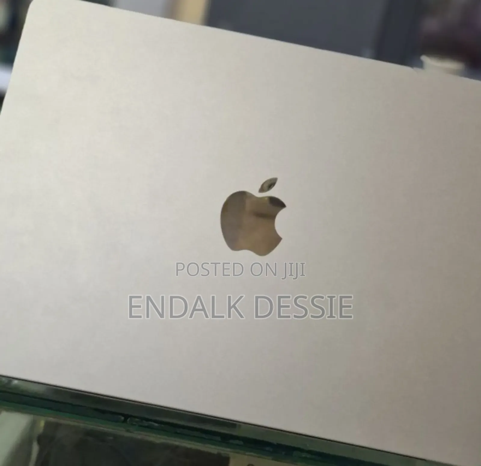 New Laptop Apple MacBook Air 2022 M2 8GB Apple M2 SSD 256GB