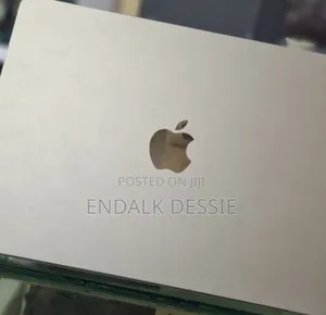 Photo - New Laptop Apple MacBook Air 2022 M2 8GB Apple M2 SSD 256GB