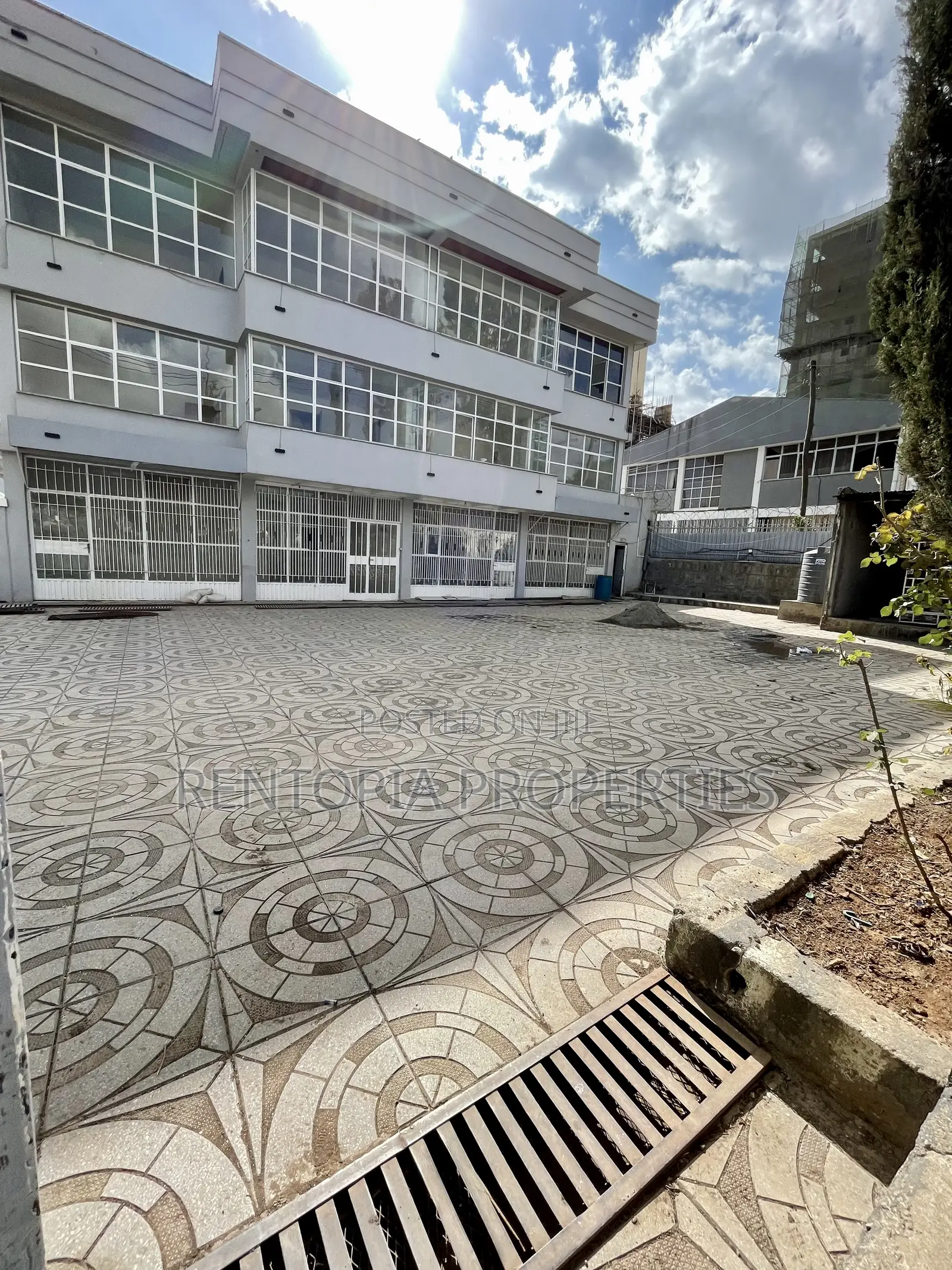 Commercial Building for Rent! ለድርጅት,ለክሊኒክ,ለቢሮ የሚከራይ ቦታ!