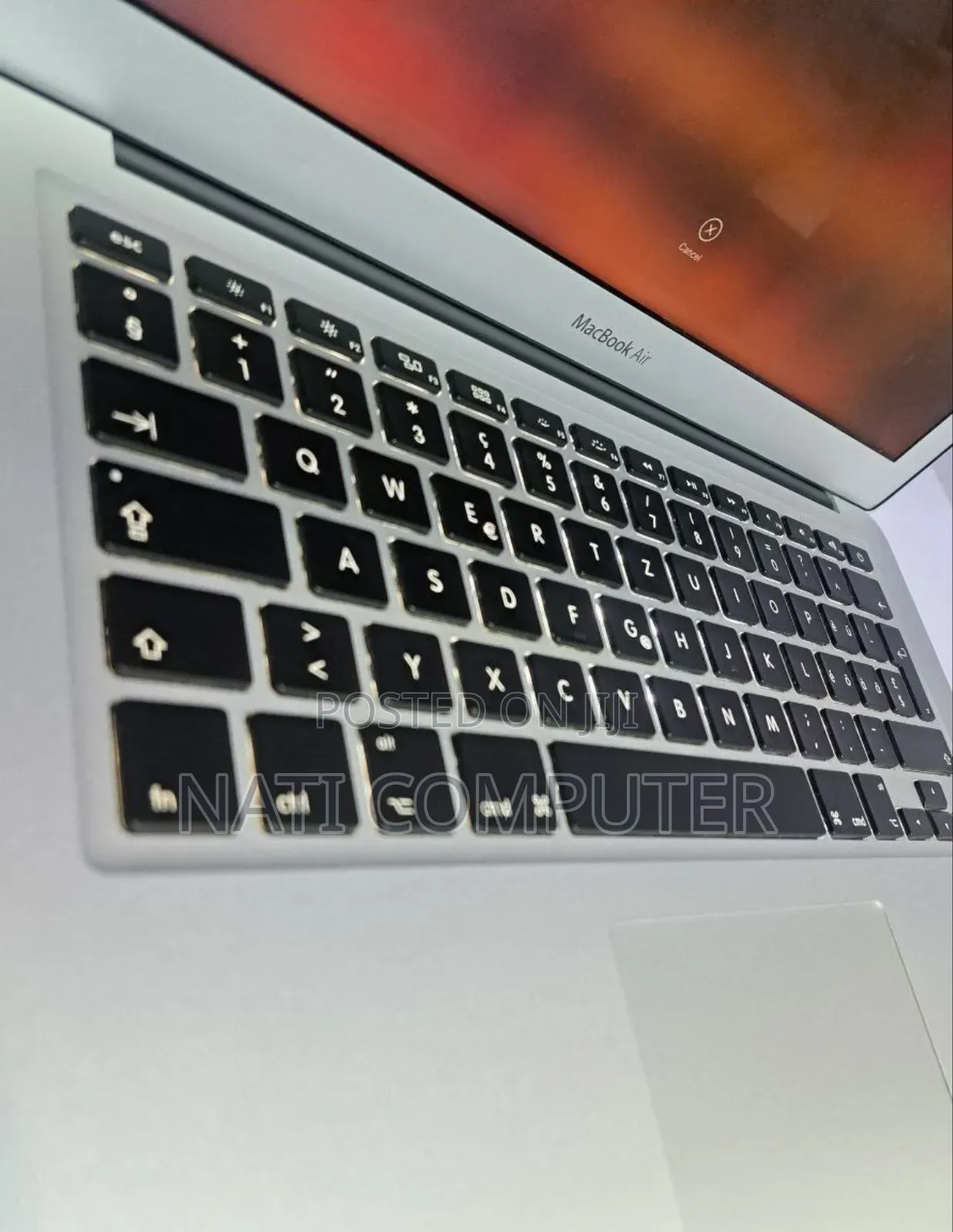 New Laptop Apple MacBook 2012 4GB Intel Core I5 SSD 640GB