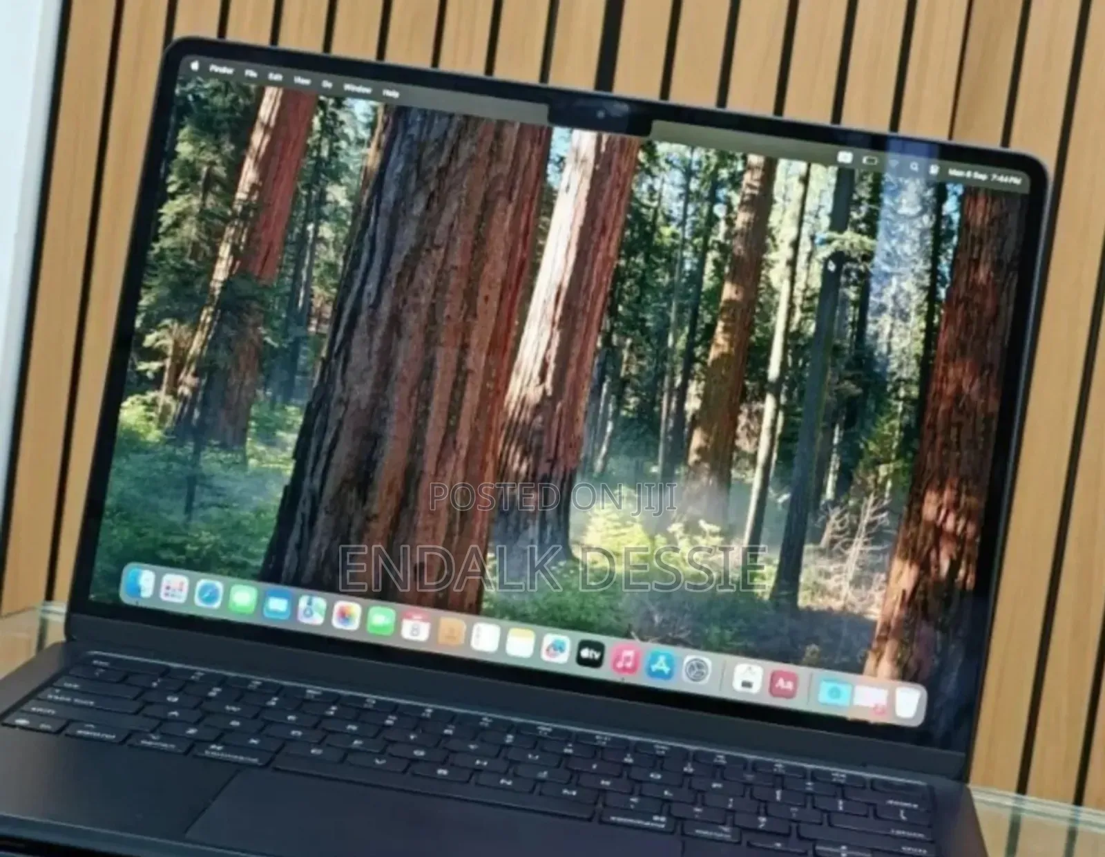 New Laptop Apple MacBook Air 2024 M3 13-inch 8GB Apple M3 SSD 256GB