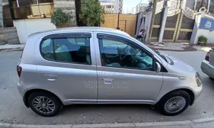 Toyota Vitz 2001 Silver