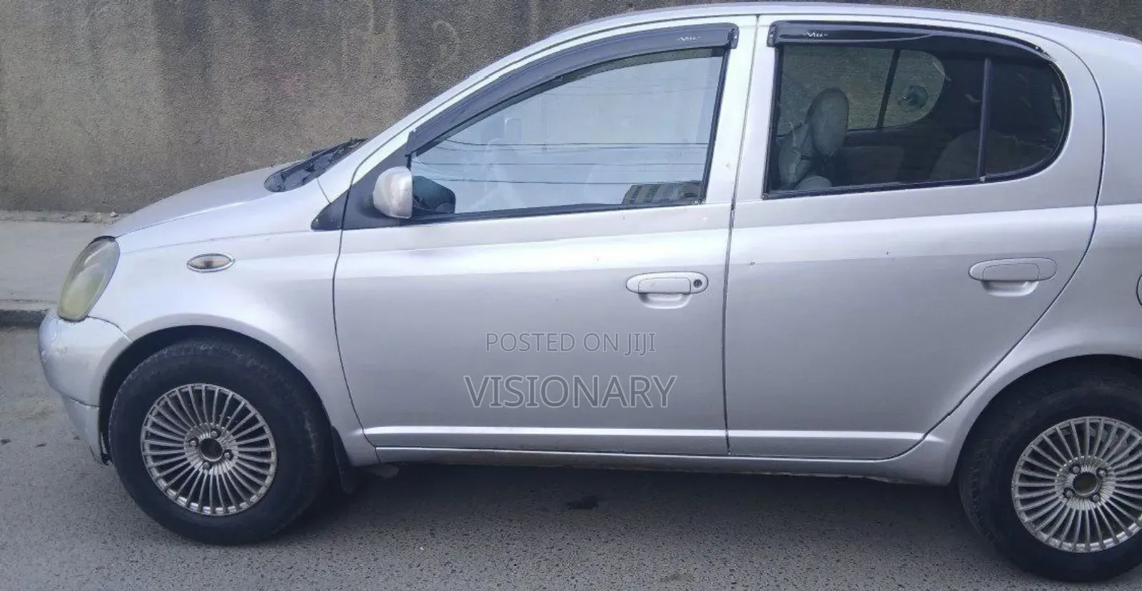 Toyota Vitz 2001 Silver