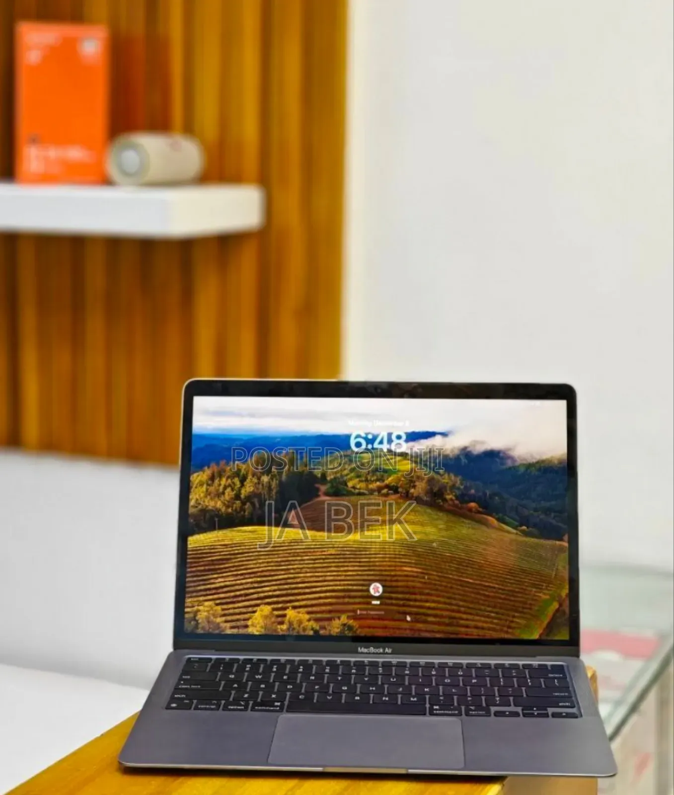 New Laptop Apple MacBook Air 2020 M1 8GB Apple M1 SSD 1T