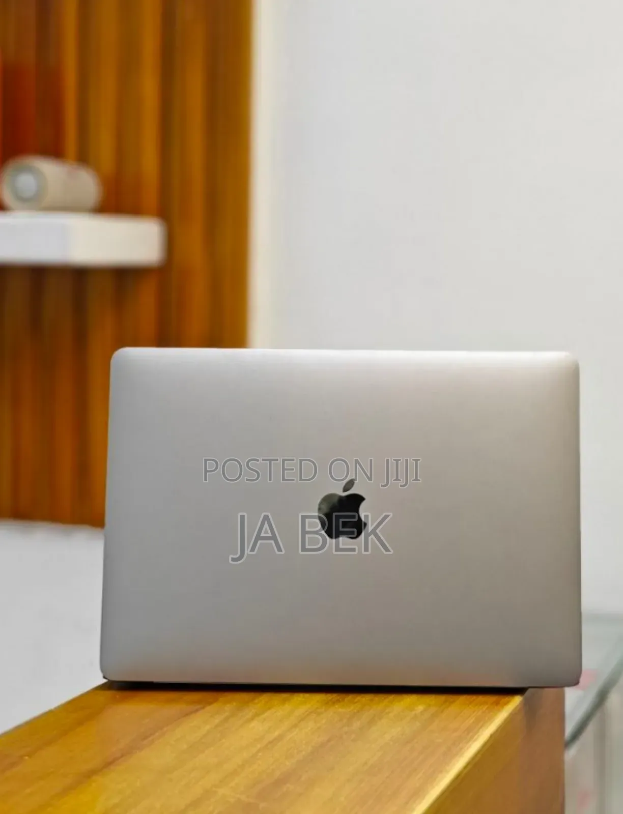 New Laptop Apple MacBook Air 2020 M1 8GB Apple M1 SSD 1T