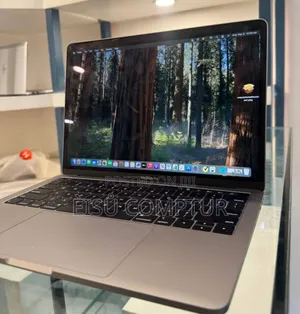 New Laptop Apple MacBook Pro 2019 8GB Intel Core i5 SSD 512GB