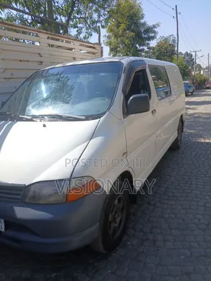 Photo - Toyota HiAce 2002