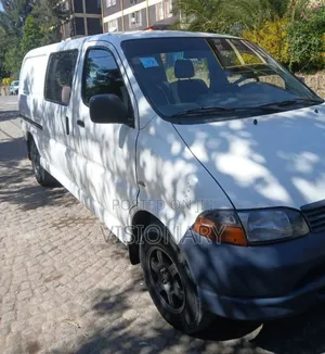 Toyota HiAce 2002