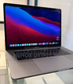 New Laptop Apple MacBook Pro 2016 16GB Intel Core I7 SSD 256GB