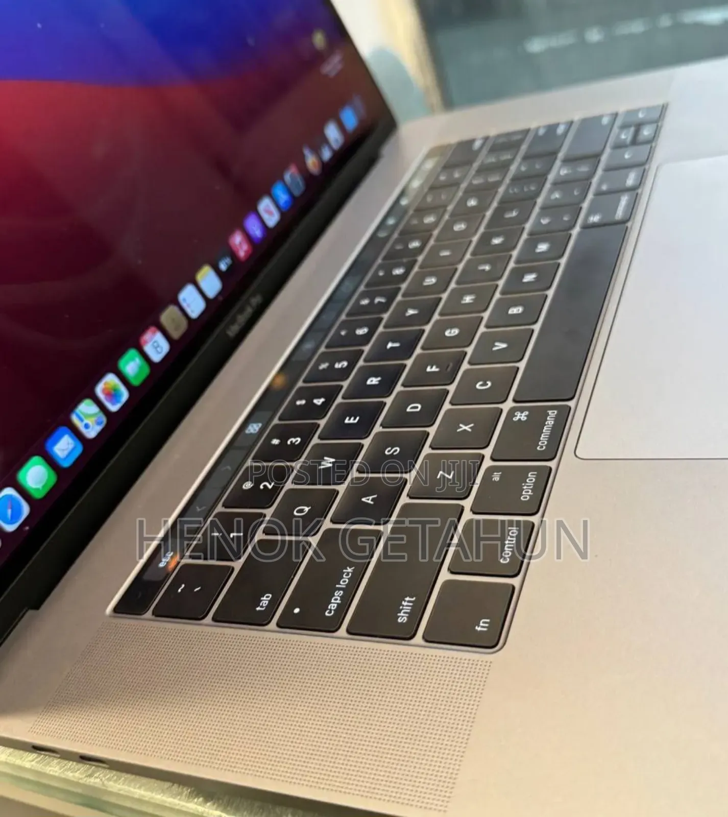 New Laptop Apple MacBook Pro 2016 16GB Intel Core I7 SSD 256GB