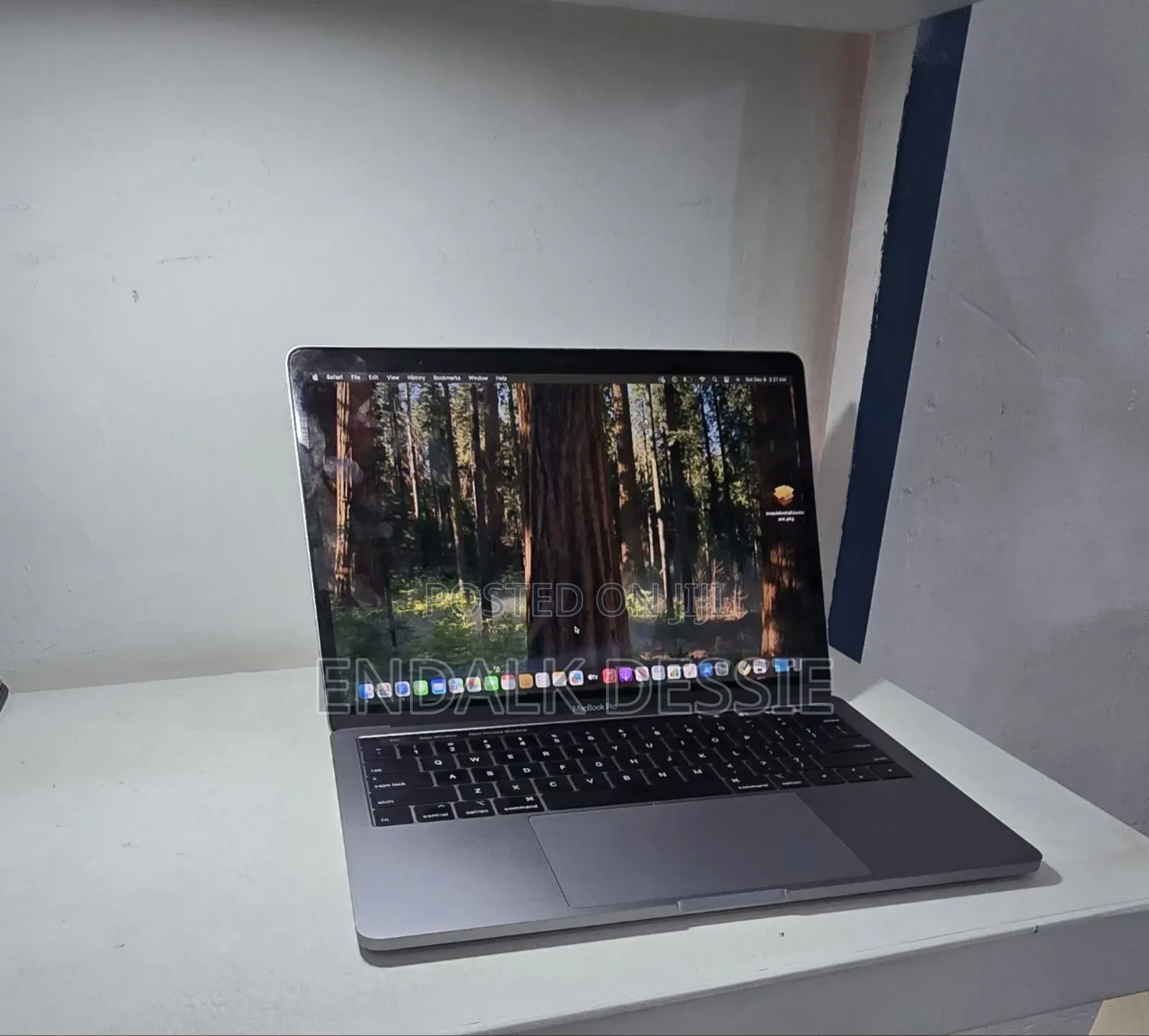 New Laptop Apple MacBook 2016 8GB Intel Core I7 SSD 512GB
