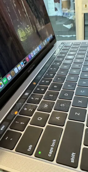 New Laptop Apple MacBook Pro 2019 8GB Intel Core i5 SSD 512GB