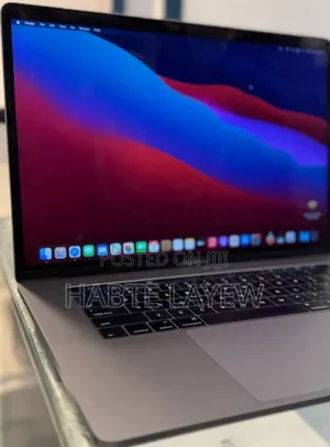 Photo - New Laptop Apple MacBook 2016 16GB Intel Core I7 SSD 256GB