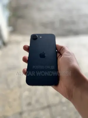 Apple iPhone 16e 128 GB Black