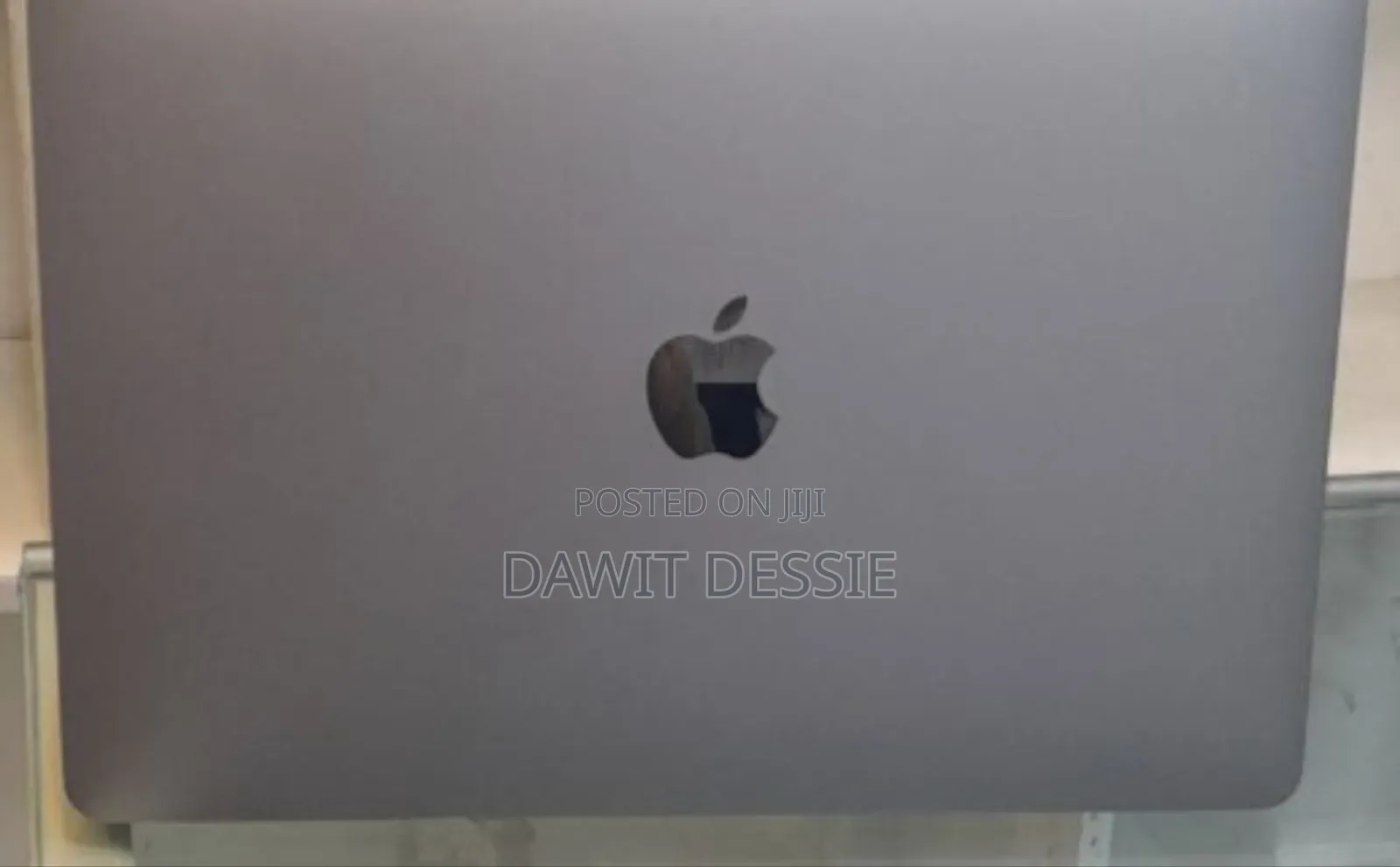 New Laptop Apple MacBook Pro 2020 8GB Intel Core I5 SSD 256GB