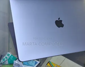 New Laptop Apple MacBook Pro 8GB Apple M2 SSD 256GB