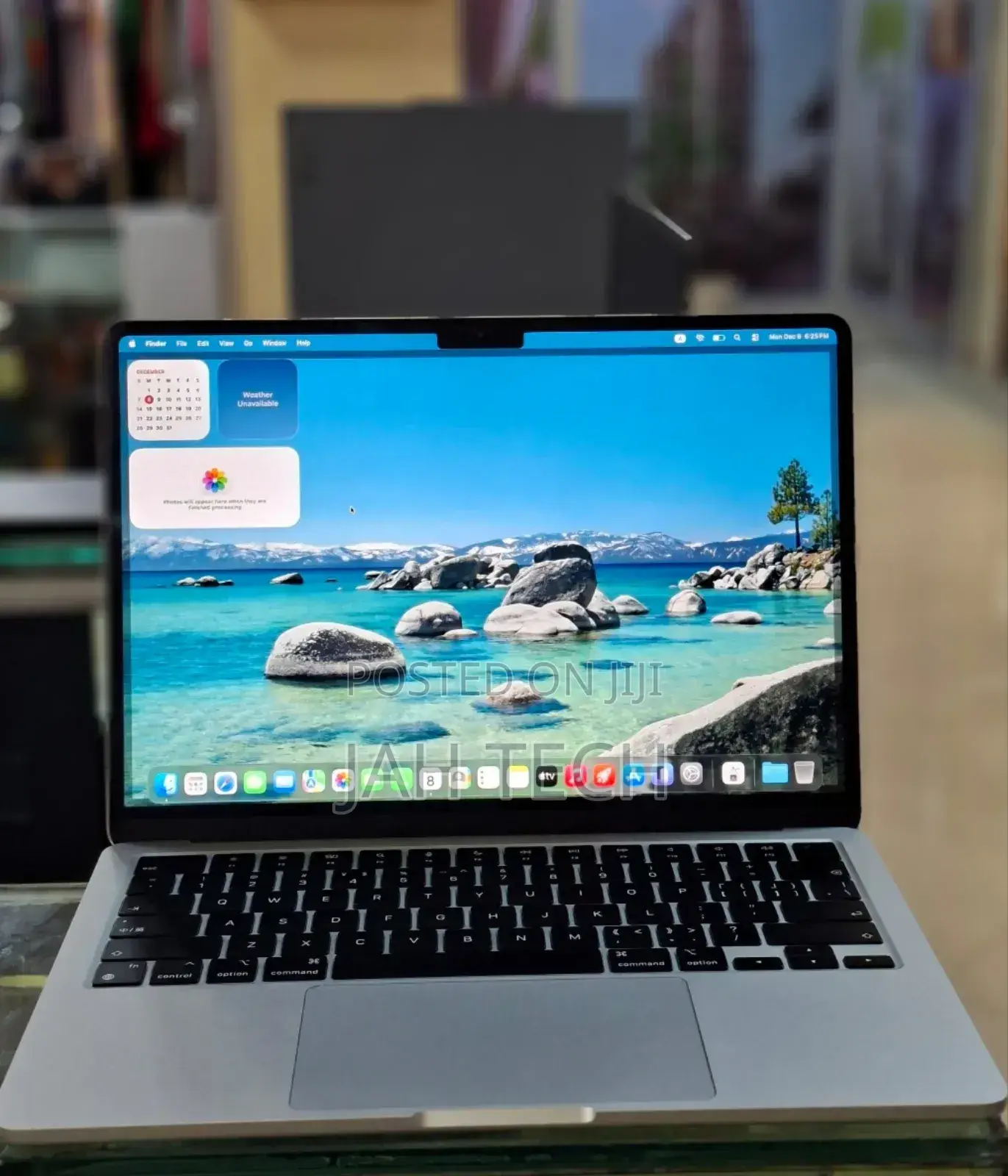 New Laptop Apple MacBook Air 2022 M2 8GB Apple M2 SSD 256GB