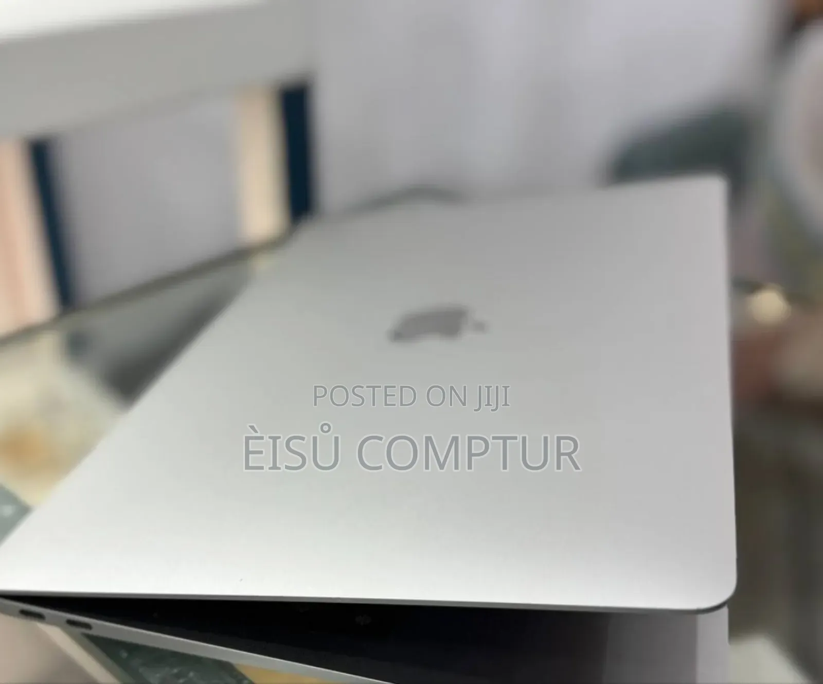 New Laptop Apple MacBook Pro M1 8GB Apple M1 Max SSD 256GB