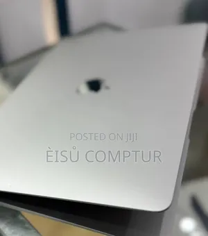 New Laptop Apple MacBook Pro M1 8GB Apple M1 Max SSD 256GB