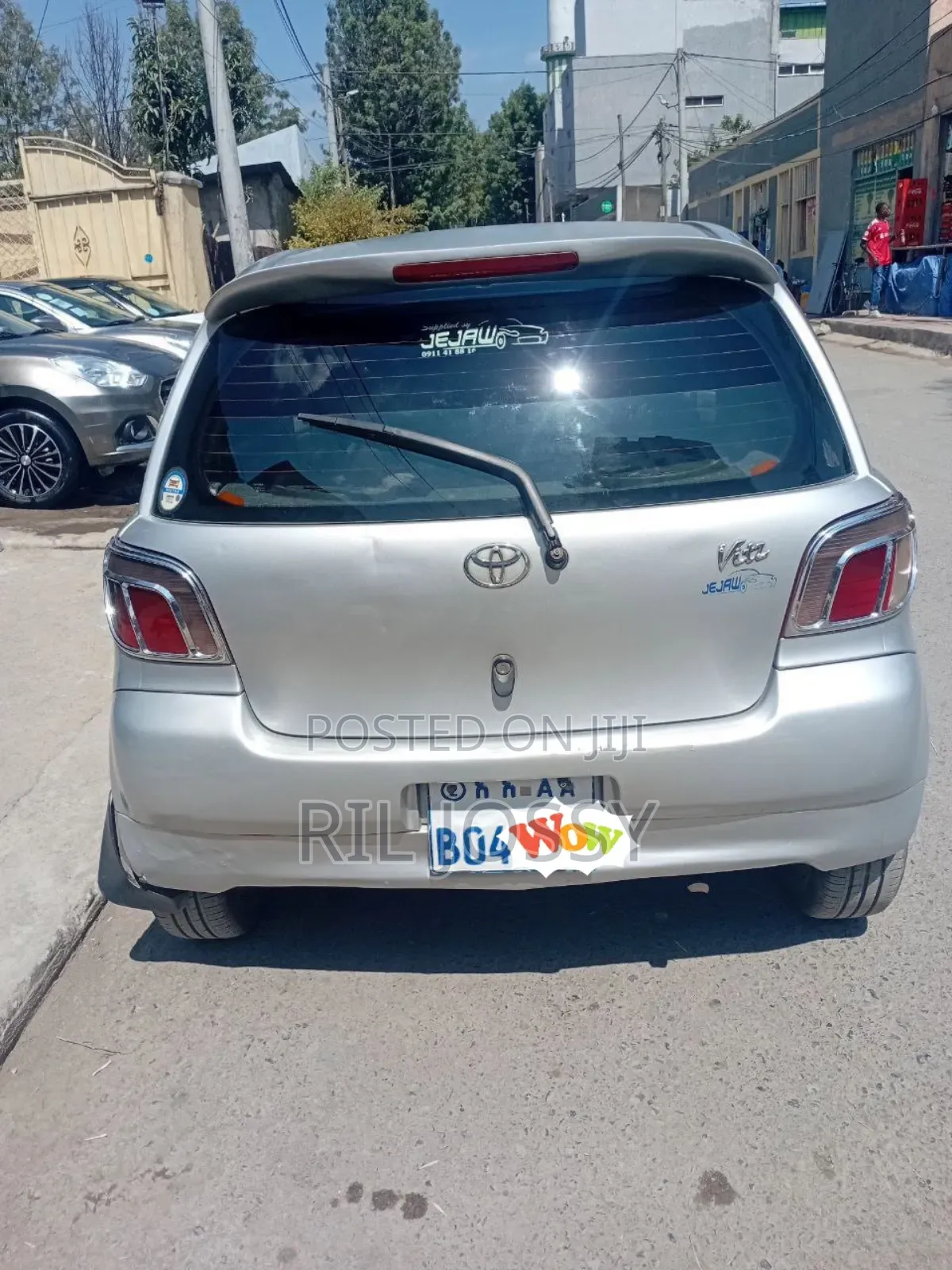 Toyota Vitz 2001 Silver