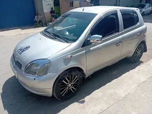 Toyota Vitz 2001 Silver