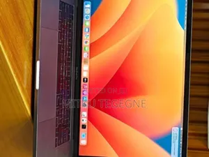 Photo - New Laptop Apple MacBook Pro 2019 32GB Intel Core I9 SSD 1T