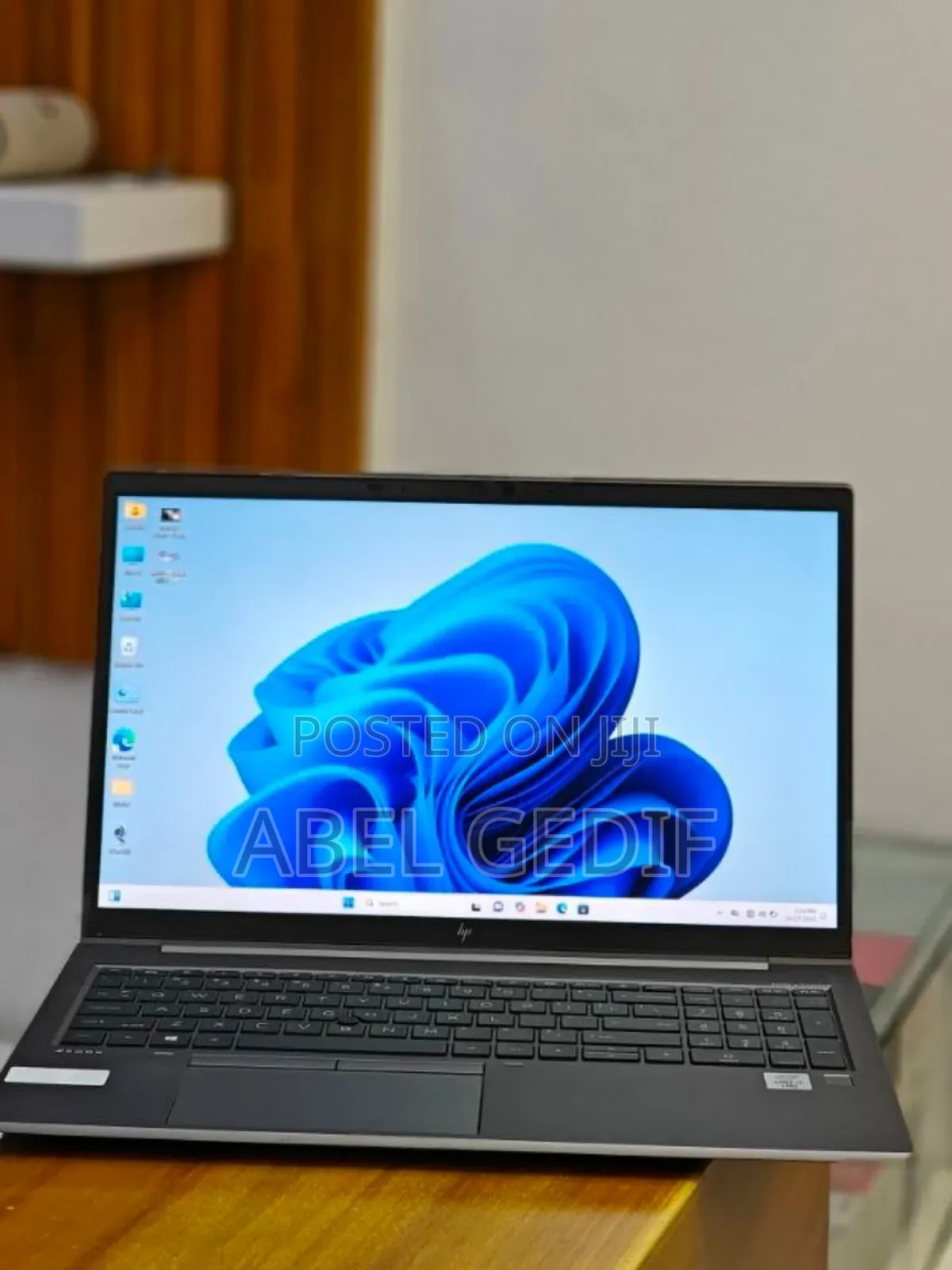 New Laptop HP ZBook Firefly 15 G7 16GB Intel Core I7 SSD 512GB