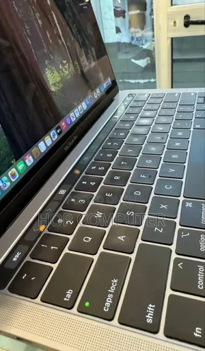 New Laptop Apple MacBook Pro 2019 8GB Intel Core I5 SSD 512GB