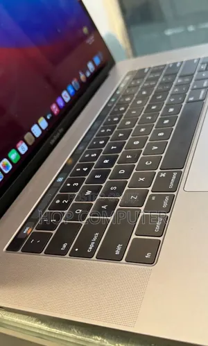 New Laptop Apple MacBook Pro 2016 16GB Intel Core I7 SSD 256GB