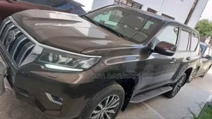 Photo - Toyota Land Cruiser Prado 2021 Brown