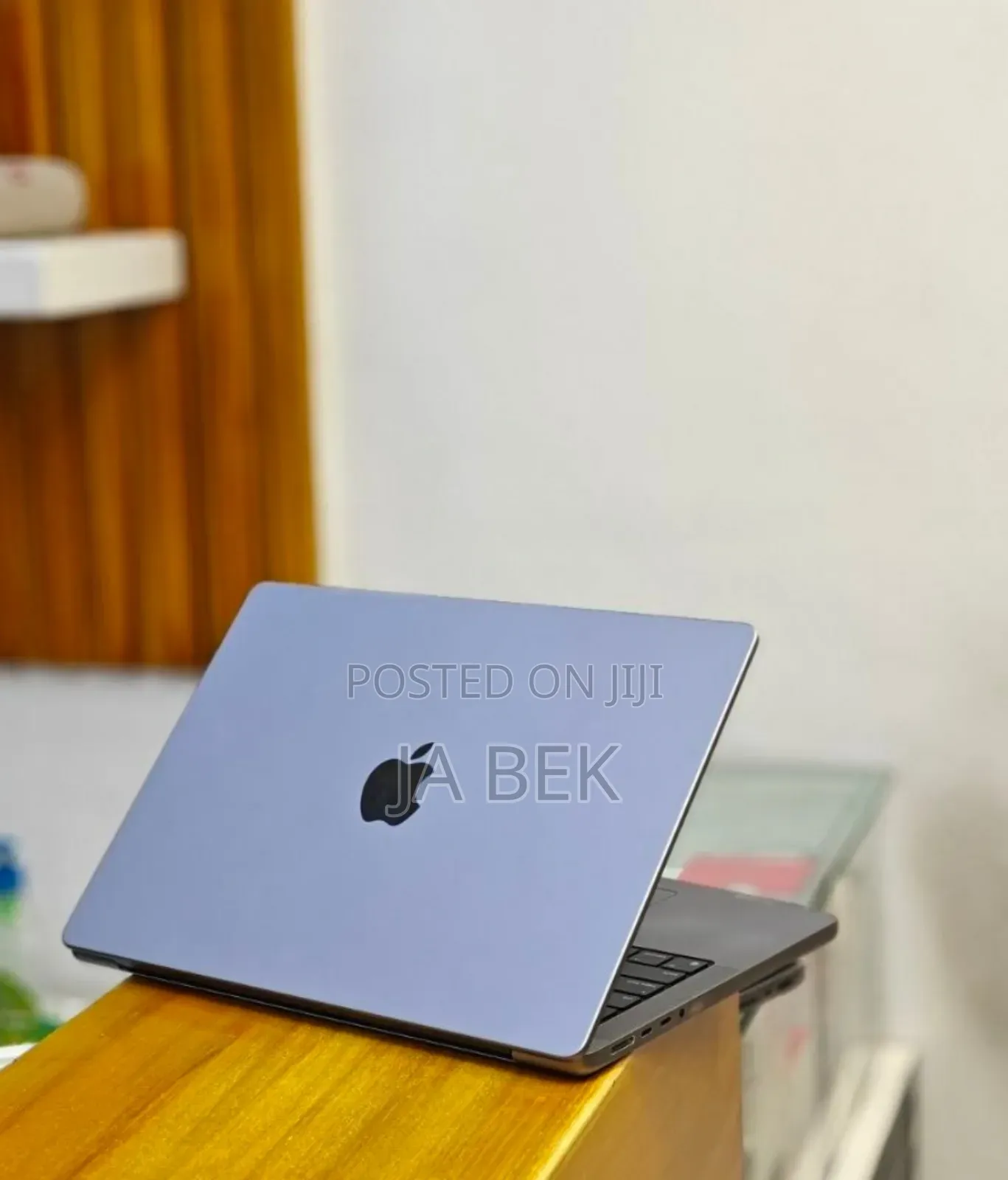 New Laptop Apple MacBook Pro M1 32GB Apple M1 Pro SSD 512GB