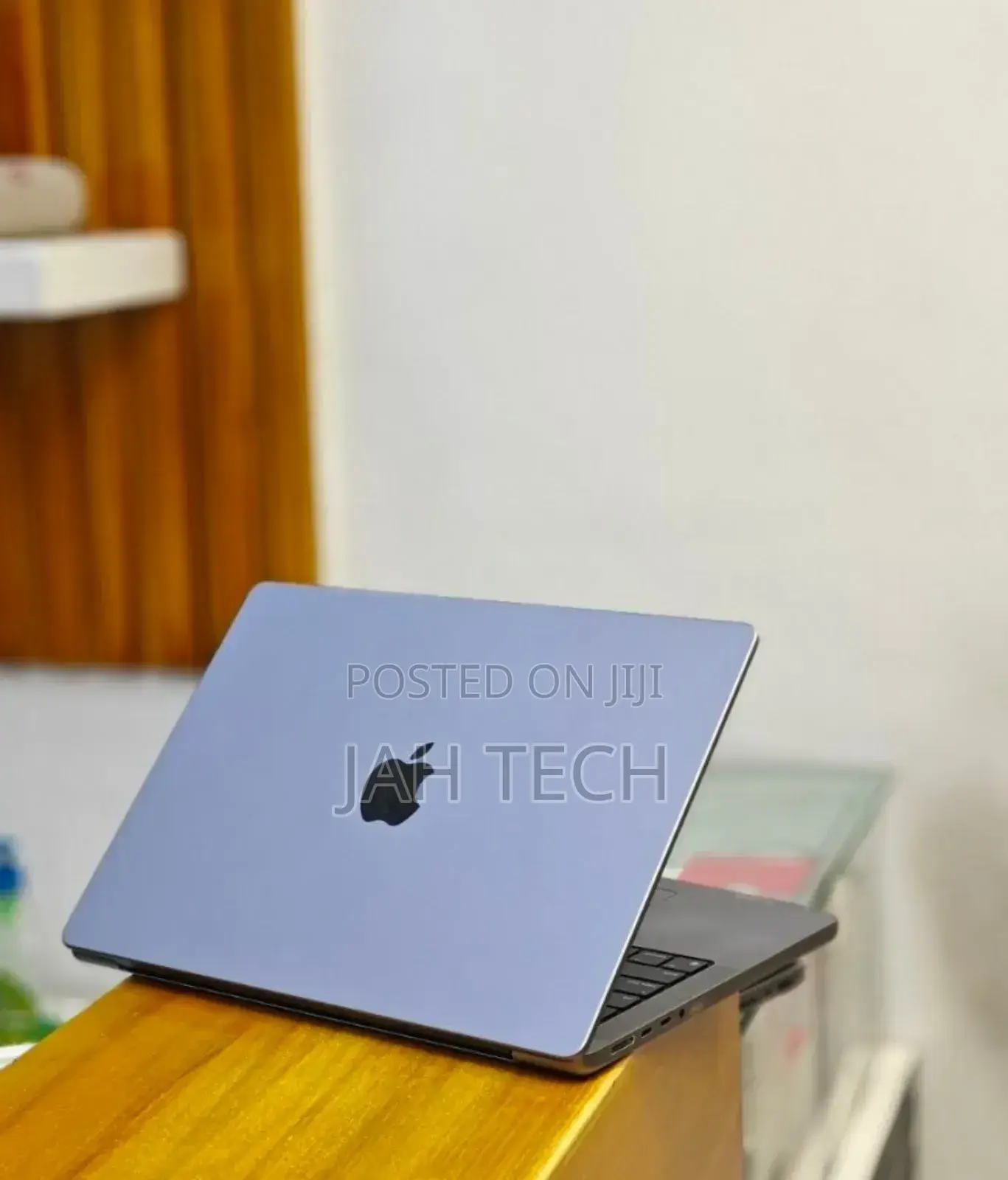 New Laptop Apple MacBook Pro M1 32GB Apple M1 Pro SSD 512GB