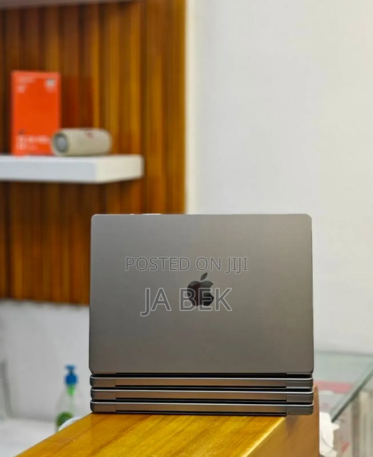 New Laptop Apple MacBook Pro M1 32GB Apple M1 Pro SSD 512GB