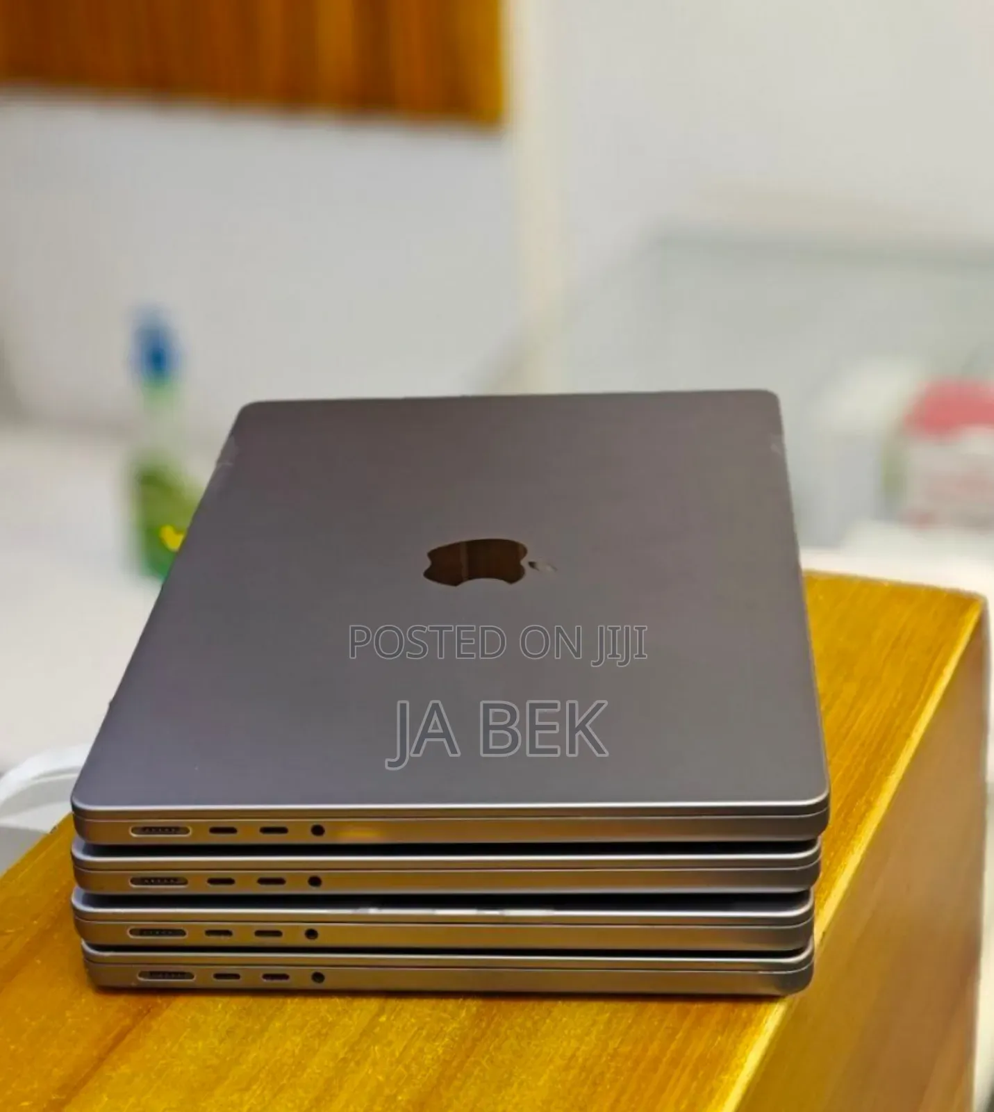 New Laptop Apple MacBook Pro M1 32GB Apple M1 Pro SSD 512GB