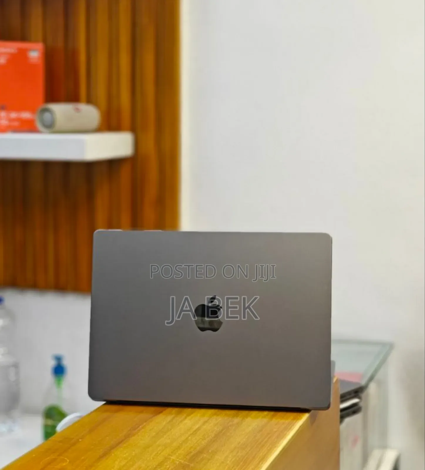 New Laptop Apple MacBook Pro M1 16GB Apple M1 Pro SSD 512GB