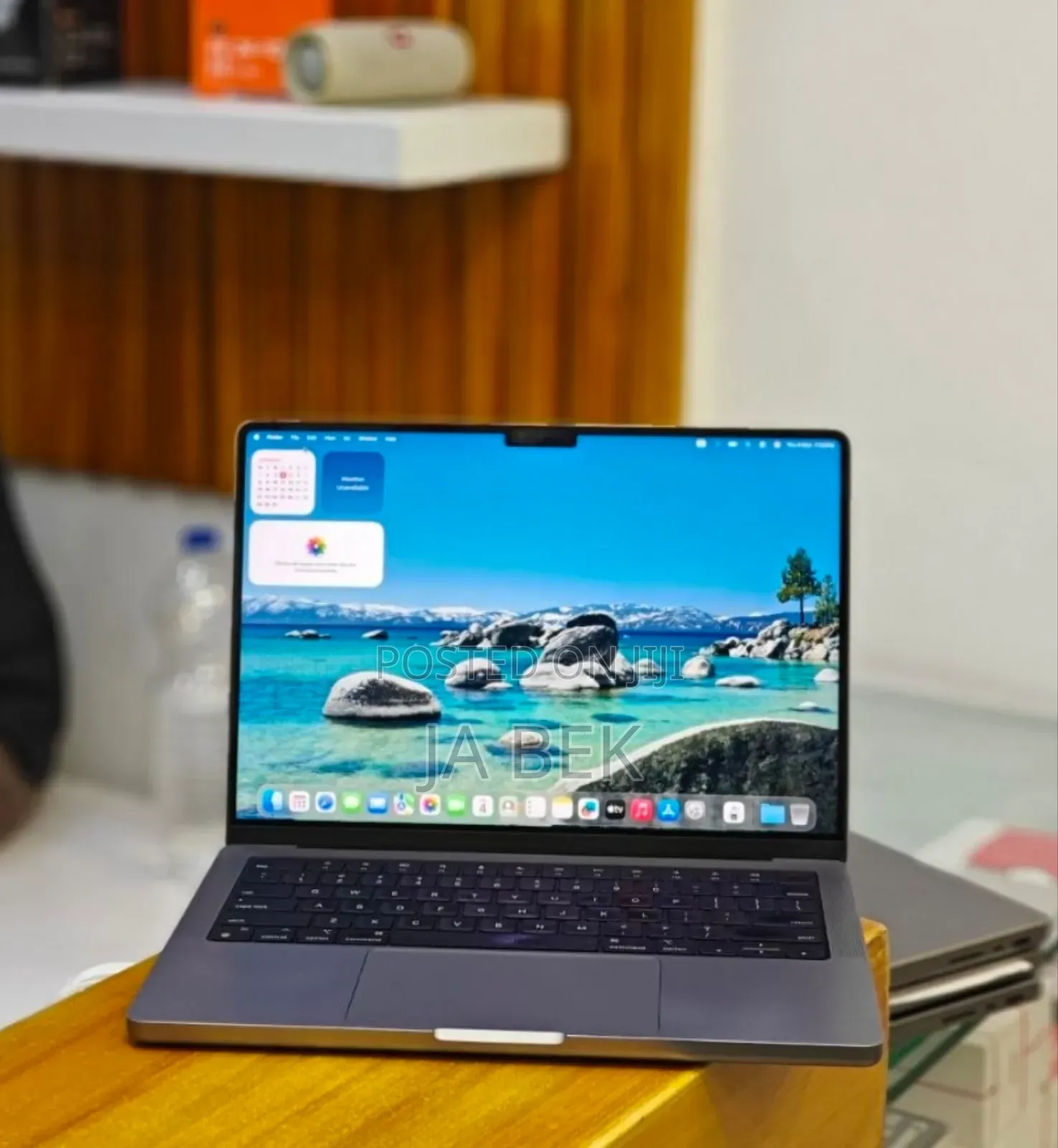 New Laptop Apple MacBook Pro M1 16GB Apple M1 Pro SSD 512GB