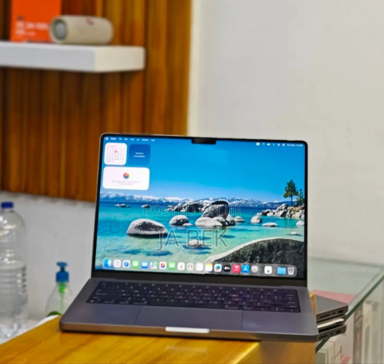 New Laptop Apple MacBook Pro M1 16GB Apple M1 Pro SSD 512GB