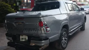 Toyota Hilux 2017 Gray