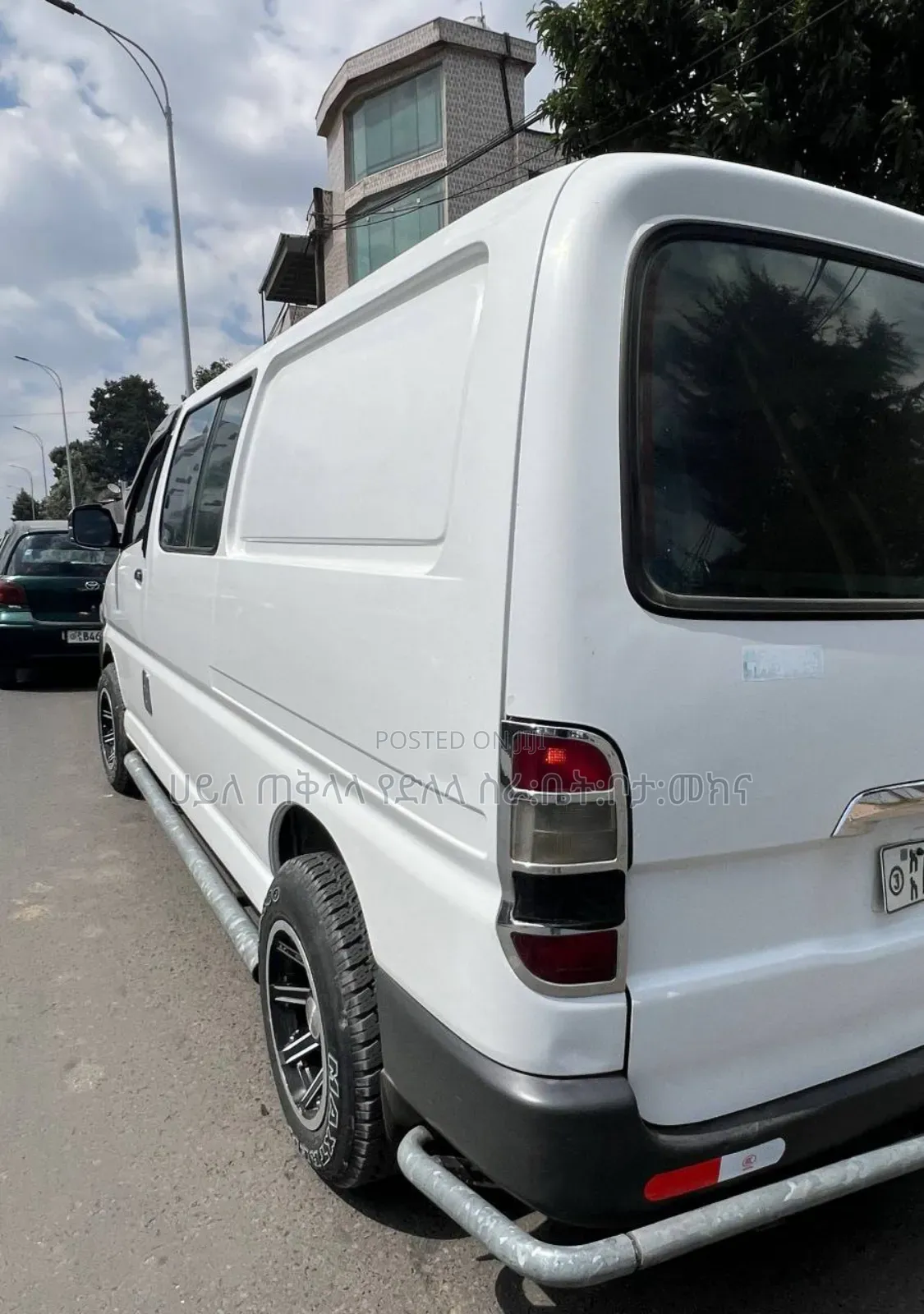 Toyota HiAce 2011 White